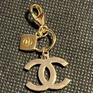 Chanel Limited Eddition holiday charm